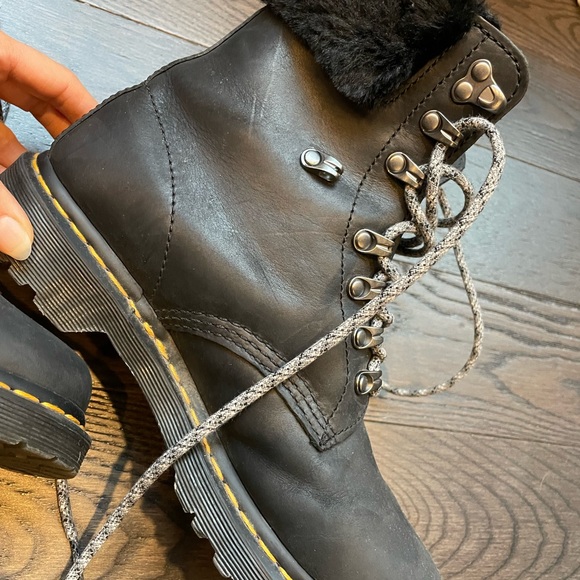 Dr. Martens Black Combat Boots Faux Fur Lined size 9 - Picture 13 of 16